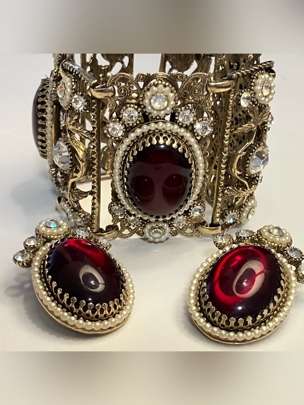 Rare Big VTG MCM 50’s SELRO CORP Ruby Red Cabochon Rhinestone Pearl Bracelet Ear